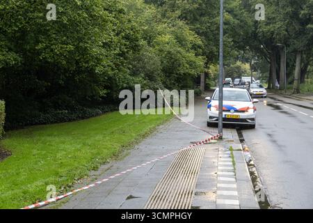 ALKMAAR - police dans une maison à Alkmaar où trois personnes ont été retrouvées mortes. La police dit qu'elle envisage actuellement tous les scénarios possibles. ANP MICHEL VAN BERGEN pays-bas Out - belgique Out Banque D'Images