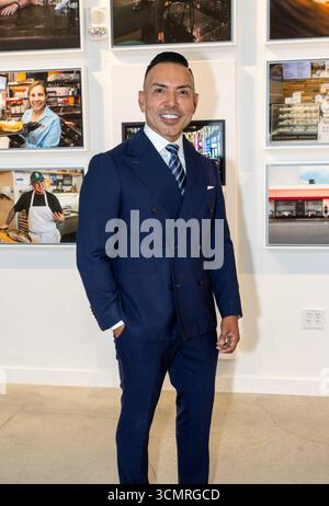 Miami, États-Unis d'Amérique. 15 septembre 2025. MIAMI, FL - 16 septembre : le chef Juan Chipoco du CVI.CHE 105 est vu à l'emblématique Freedom Tower lors de la cérémonie de découpe du ruban le 16 septembre 2025 à Miami, en Floride. (Photo de Alberto E. Tamargo/Sipa USA) crédit : Sipa USA/Alamy Live News Banque D'Images
