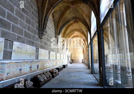 Ville de Ávila, cathédrale El Salvador (roman et gothique, 12-15ème siècle). Patrimoine mondial de l'UNESCO. Cloître. Castilla y León, Espagne. Banque D'Images