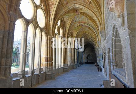 Ville de Ávila, cathédrale El Salvador (roman et gothique, 12-15ème siècle). Patrimoine mondial de l'UNESCO. Cloître. Castilla y León, Espagne. Banque D'Images