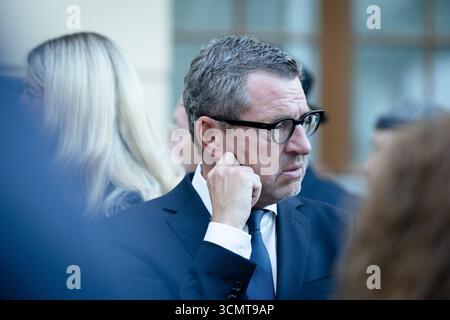 Neujahrsempfang, 75. Jubiläum des Zentralrats der Juden Neujahrsempfang, 75. Jubiläum des Zentralrats der Juden in Deutschland, Jüdisches Museum Berlin, Rosch-Haschana-Empfang, Kai Diekman, journaliste Berlin GER *** réception du nouvel an, 75e anniversaire du Conseil central des Juifs réception du nouvel an, 75e anniversaire du Conseil central des Juifs en Allemagne, Musée juif Berlin, réception Rosh Hashanah, Kai Diekman, journaliste Berlin GER Banque D'Images