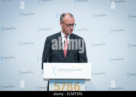 Neujahrsempfang, 75. Jubiläum des Zentralrats der Juden Neujahrsempfang, 75. Jubiläum des Zentralrats der Juden in Deutschland, Jüdisches Museum Berlin, Rosch-Haschana-Empfang, Bundeskanzler, Friedrich Merz Berlin GER *** réception du nouvel an, 75e anniversaire du Conseil central des Juifs réception du nouvel an, 75e anniversaire du Conseil central des Juifs en Allemagne, Musée juif Berlin, réception Rosh Hashanah, chancelier fédéral, Friedrich Merz Berlin GER Banque D'Images