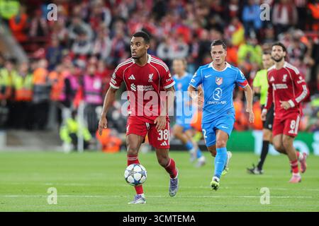 Liverpool, Royaume-Uni. 17 septembre 2025. Ryan Gravenberch (38), milieu de terrain de Liverpool FC contre Atletico Madrid Champions League Round One match à Anfield, Liverpool, Royaume-Uni, le 17 septembre 2025 crédit : Lee Keuneke/Every second Media crédit : Every second Media/Alamy Live News Banque D'Images