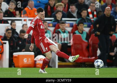 Liverpool, Royaume-Uni. 17 septembre 2025. Andrew Robertson de Liverpool en action. UEFA Champions League, Liverpool v Atletico Madrid au stade Anfield de Liverpool le mercredi 17 septembre 2025. Cette image ne peut être utilisée qu'à des fins éditoriales. Usage éditorial exclusif. photo par Chris Stading/Andrew Orchard photographie sportive/Alamy Live News crédit : Andrew Orchard photographie sportive/Alamy Live News Banque D'Images