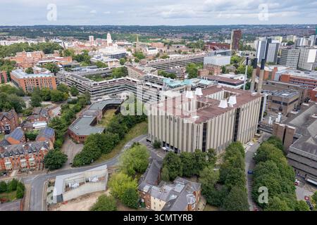 Vue aérienne de Leeds General Infirmary, Leeds, West Yorkshire, Royaume-Uni. Banque D'Images