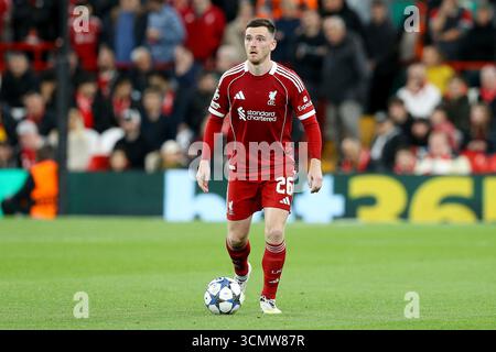 Liverpool, Royaume-Uni. 17 septembre 2025. Andrew Robertson de Liverpool en action. UEFA Champions League, Liverpool v Atletico Madrid au stade Anfield de Liverpool le mercredi 17 septembre 2025. Cette image ne peut être utilisée qu'à des fins éditoriales. Usage éditorial exclusif. photo par Chris Stading/Andrew Orchard photographie sportive/Alamy Live News crédit : Andrew Orchard photographie sportive/Alamy Live News Banque D'Images