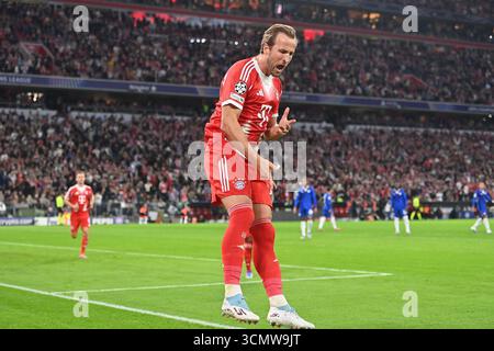 Harry Kane (FC Bayern Munich) célèbre après l'objectif de faire 2-0, la jubilation, la joie, l'enthousiasme. Ligue des champions de football, saison 2025/26, journée 1. FC Bayern Munich vs Chelsea le 17 septembre 2025, à l'Allianz Arena. Banque D'Images