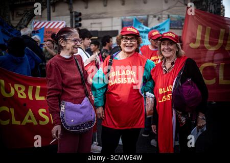 Caba, Buenos Aires, Argentine. 17 septembre 2025. L'opposition a réussi à obtenir les deux tiers des voix nécessaires pour annuler la décision du pouvoir exécutif dans les deux votes. Dans l'affaire d'urgence pédiatrique, il y a eu 181 votes pour et 60 contre, tandis que pour la loi de financement universitaire, il y a eu 174 votes pour, 67 contre et deux abstentions. (Crédit image : © Daniella Fernandez Realin/ZUMA Press Wire) USAGE ÉDITORIAL SEULEMENT ! Non destiné à UN USAGE commercial ! Banque D'Images