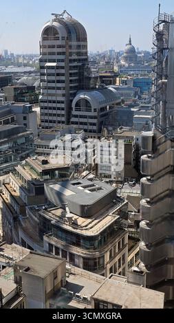 Vue sur la ville depuis le jardin au 120 Fenchurch Street Banque D'Images