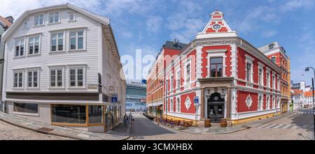 Vue de l'architecture colorée dans la vieille ville pendant la journée, Stavanger, Norvège Banque D'Images