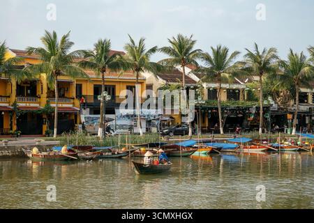 Bateaux sur la rivière Thu bon, Hoi an, province de Quang Nam, Vietnam Banque D'Images