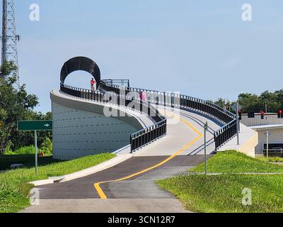 Le Legacy Trail à Sarasota, en Floride, est un sentier de loisirs pavé de 18,5 km qui s'étend de Venise à Sarasota. a l'origine une ligne de chemin de fer et moi Banque D'Images