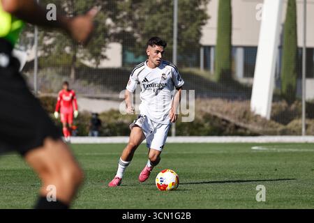 Madrid, Espagne. 17 septembre 2025. David Jimenez (RM Castilla) Football/Football : Espagnol 'Primera RFEF' Groupe 1 match entre Real Madrid Castilla - Racing club de Ferrol au Campo 7 de Ciudad Real Madrid à Madrid, Espagne . Crédit : Mutsu Kawamori/AFLO/Alamy Live News Banque D'Images