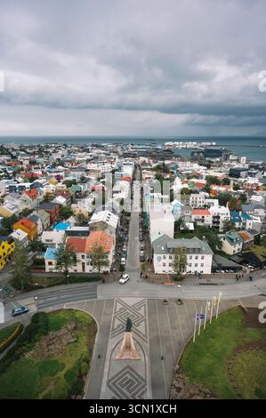 Vue panoramique de Reykjavik depuis le sommet de l'église Hallgrimskirka, en Islande Banque D'Images