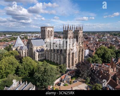 Vue aérienne de York Minster, Deangate, York, North Yorkshire, Angleterre. Banque D'Images