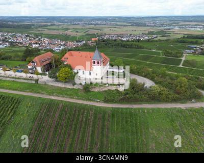 Cleebronn, Allemagne. 17 septembre 2025. L'église de Michael sur le Michaelsberg dans la municipalité de Cleebronn. Crédit : Bernd Weißbrod/dpa/Alamy Live News Banque D'Images