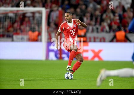 Muenchen, Deutschland. 17 septembre 2025. Fussball ; Spieltag 01, Journée 01, UEFA Champions League ; saison 2025/2026; saison 2025/2026, Bayern Muenchen gegen FC Chelsea AM 17.09.2025 à Muenchen. UBz : 04 Jonathan Tah, Bayern Muenchen. Crédit : dpa/Alamy Live News Banque D'Images