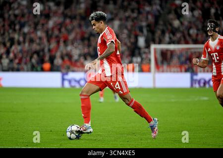 Muenchen, Deutschland. 17 septembre 2025. Fussball ; Spieltag 01, Journée 01, UEFA Champions League ; saison 2025/2026; saison 2025/2026, Bayern Muenchen gegen FC Chelsea AM 17.09.2025 à Muenchen. UBz : 14 Luis Diaz, Bayern Muenchen. Crédit : dpa/Alamy Live News Banque D'Images