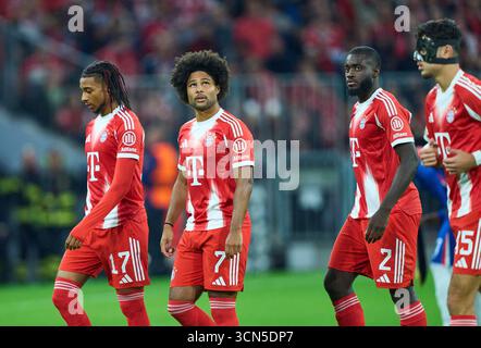 Munich, Allemagne. 17 septembre 2025. Michael Olise du FC Bayern Muenchen Serge Gnabry du FC Bayern Muenchen Dayot Upamecano du FC Bayern Muenchen Aleksandar Pavlovic du Bayern Muenchen dans la phase de Ligue match 1 FC BAYERN MUENCHEN - CHELSEA FC of football UEFA Champions League 2025/26 in Allianz Arena Munich, 17 septembre 2025, FCB, Muenchen photographe : ddp images/star-images crédit : ddp Media GmbH/Alamy Live News Banque D'Images