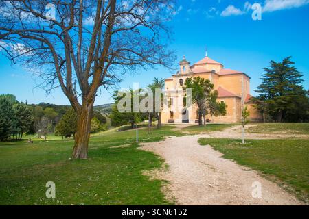 L'église. Enebral de Hornuez, moral de Hornuez, province de segovia, Castilla Leon, Espagne. Banque D'Images