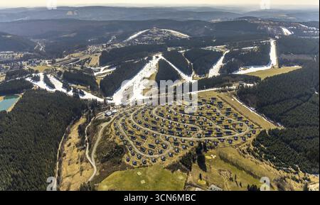 Landal Ferienpark Winterberg, Winterberg, Sauerland, Rhénanie du Nord-Westphalie, Allemagne, DE, Europe, vue lointaine, paysage vallonné, vue aérienne, antenne p Banque D'Images
