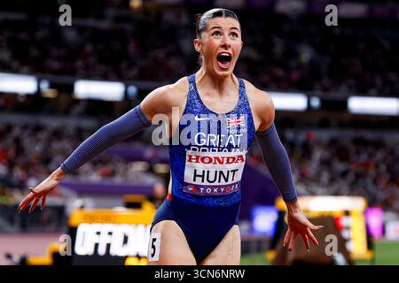 La deuxième Amy Hunt de Grande-Bretagne célèbre après lors de la finale du 200 mètres féminin lors des Championnats du monde d'athlétisme Tokyo 2025 du jour 7 au stade national du Japon le 19 septembre 2025 à Tokyo, au Japon. (Crédit : Marcel ter bals/MTB-photo/Alamy Live News) Banque D'Images