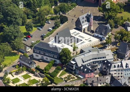 Reconnaissable le magnifique bâtiment et le jardin du jardin de l'ancien évêque du Limbourg Franz-Peter Tebartz-van Elst, Limburg an der Lahn, distric Banque D'Images