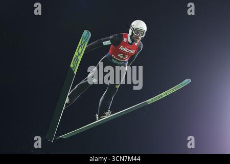 19 septembre 2025 ; Val di Fiemme, Italie ; Grand Prix d'été de saut à ski FIS 2025 avant les Jeux Olympiques d'hiver de Milan Cortina 2026, épreuve masculine ; en action Roman Koudelka (CZE) Banque D'Images