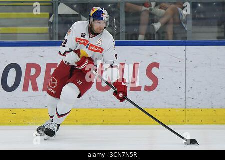 Salzbourg, Allemagne. 19 septembre 2025. Win2day ICE Hockey League 3. Runde EC Red Bull Salzburg - EC IDM Waermepumpen VSV AM 19.09.2025 in der Eisarena in Salzburg Dennis Robertson ( Salzburg ) Foto : Revierfoto crédit : ddp Media GmbH/Alamy Live News Banque D'Images