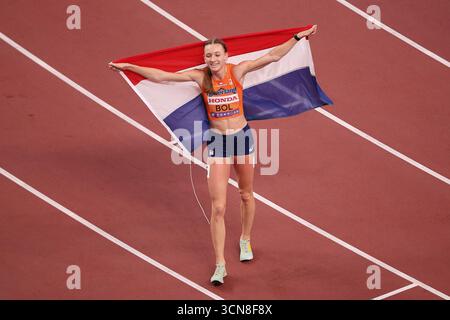 Femke bol des pays-Bas célèbre après avoir remporté l'or dans la finale du 400 m haies féminin lors des Championnats du monde d'athlétisme 2025 au stade national de Tokoyo le vendredi 19 septembre 2025. (Photo : Pat Isaacs | mi News) crédit : MI News & Sport /Alamy Live News Banque D'Images