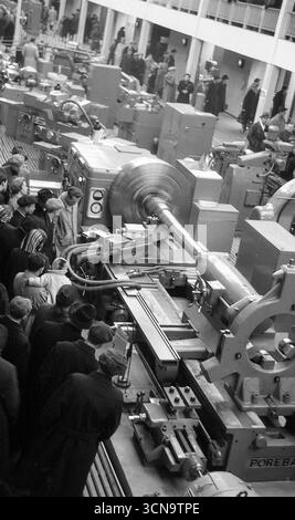 Moscou, URSS, - 10 septembre 1959 : tour Poreba à l'exposition industrielle polonaise dans le parc Gorky Banque D'Images