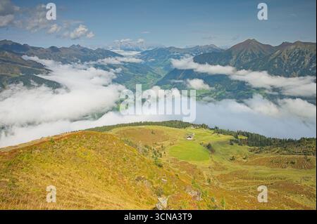 Vue depuis la montagne Stubnerkogel près de Bad Gastein en Autriche Banque D'Images