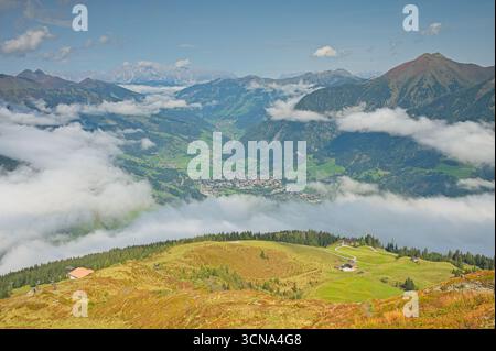 Vue depuis la montagne Stubnerkogel près de Bad Gastein en Autriche Banque D'Images