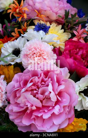 Fond de fleurs en plastique colorées Banque D'Images