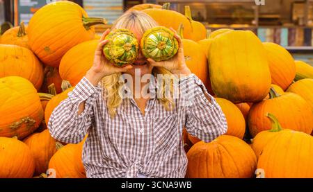 Tulleys Farm West Sussex England 20 Sep 2025 le festival saisonnier de la citrouille commence aujourd'hui, avec des champs pleins de citrouilles et des possibilités de photos.20 Sep 2025 fin octobre Paul Quezada Neiman/Alamy Live News Banque D'Images