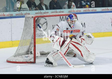 Salzbourg, Allemagne. 19 septembre 2025. Win2day ICE Hockey League 3. Runde EC Red Bull Salzburg - EC IDM Wärmepumpen VSV AM 19.09.2025 in der Eisarena in Salzburg David Kickert ( Salzburg ) Foto : Revierfoto crédit : ddp Media GmbH/Alamy Live News Banque D'Images