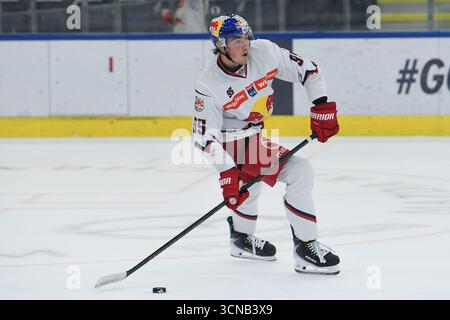 Salzbourg, Allemagne. 19 septembre 2025. Win2day ICE Hockey League 3. Runde EC Red Bull Salzburg - EC IDM Waermepumpen VSV AM 19.09.2025 in der Eisarena in Salzburg Lukas Hoerl ( Salzbourg ) Foto : Revierfoto crédit : ddp Media GmbH/Alamy Live News Banque D'Images