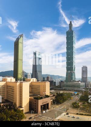 Vue aérienne de la ville de Taipei avec la tour Taipei 101 à Taiwan Banque D'Images