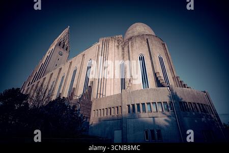 Reykjavik, Islande - 17 janvier 2020 : extérieur de l'église Hallgrímskirkja. La plus grande église d'Islande, et luthérienne protestante. Le mim de conception Banque D'Images