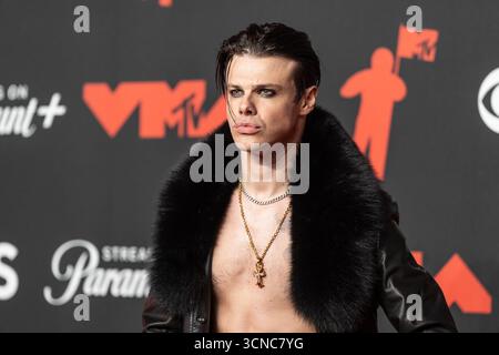 Yungblud participe aux MTV Video Music Awards 2025 à l'UBS Arena d'Elmont, New York, le 7 septembre 2025 Banque D'Images