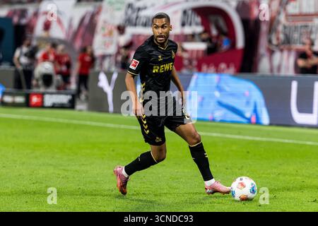 Leipzig, Allemagne. 20 septembre 2025. Linton Maina (1. FC K ?Ln, 37) Ball AM 1. Fu?ball Bundesliga, RB Leipzig - 1. FC K?ln, Leipzig, Red Bull Arena AM 20.09.2025 LA RÉGLEMENTATION DFL INTERDIT TOUTE UTILISATION DE PHOTOGRAPHIES COMME SÉQUENCES D'IMAGES ET/OU QUASI-VIDÉO. Crédit : dpa/Alamy Live News Banque D'Images