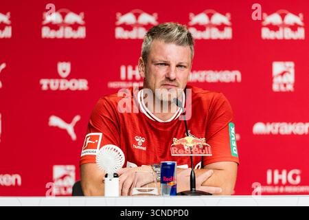 Leipzig, Allemagne. 20 septembre 2025. Lukas Kwasniok (formateur 1. FC K?ln) w?hrend der Pressekonferenz 1. Fu?ball Bundesliga, RB Leipzig - 1. FC K?ln, Leipzig, Red Bull Arena AM 20.09.2025 LA RÉGLEMENTATION DFL INTERDIT TOUTE UTILISATION DE PHOTOGRAPHIES COMME SÉQUENCES D'IMAGES ET/OU QUASI-VIDÉO. Crédit : dpa/Alamy Live News Banque D'Images