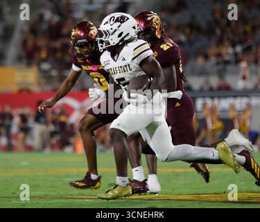 Tempe, Arizona, États-Unis. 13 septembre 2025. Texas State Bobcats Running back Jaylen Jenkins (5) porte le ballon pendant le match entre les Bobcats du Texas et les Sun Devils de l'Université d'État de l'Arizona au Mountain America Stadium de Tempe, Arizona. Michael Cazares/CSM/Alamy Live News Banque D'Images