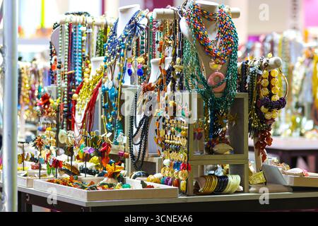Milan, Italie. 20 septembre 2025. Milan (Italie), 20/09/2025- mode/mode milano /bijoux- des hommes d'affaires du monde entier présentent leurs nouveaux produits pour la prochaine saison à Milano Fashion & Jewels, le salon a débuté aujourd'hui, le 20 septembre, et se termine le 23 septembre 2025. (Foto : Edson de Souza/Thenews2/Zumapress) (crédit image : © Edson Teodoro de Souza/TheNEWS2 via ZUMA Press Wire) USAGE ÉDITORIAL SEULEMENT ! Non destiné à UN USAGE commercial ! Banque D'Images