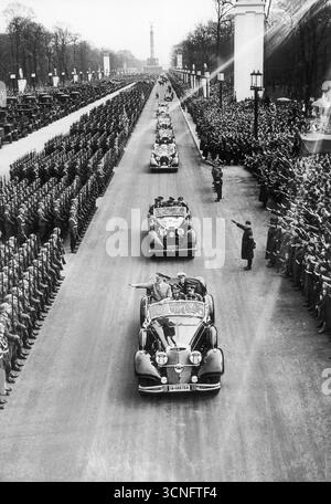 Célébration du 50e anniversaire de la naissance du chancelier du troisième Reich, Adolf Hitler, à Berlin 1939 Banque D'Images