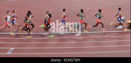 Tokyo, Japon. 21 septembre 2025. Les athlètes concourent lors de la finale du 5000 m masculin aux Championnats du monde d'athlétisme 2025 à Tokyo, au Japon, le 21 septembre 2025. Crédit : Li Gang/Xinhua/Alamy Live News Banque D'Images