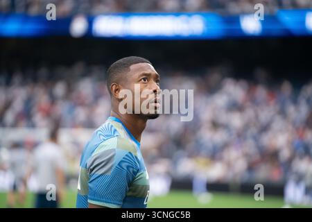David Alaba regardant autour du stade lors du match de LaLiga contre Espanyol à Santiago Bernabeu, Madrid, 20 / 09 / 2025 Banque D'Images