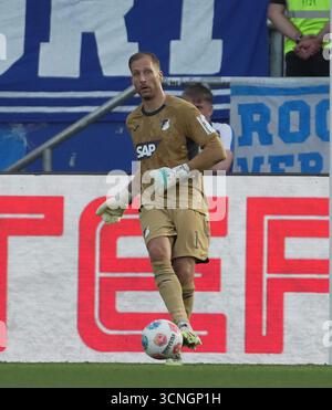 Sinsheim, Deutschland. 20 septembre 2025. 20/09/2025, PreZero Arena, Sinsheim, GER, 1.FBL, TSG Hoffenheim vs FC Bayern Munich, dans l'image gardien Oliver Baumann (Hoffenheim) la réglementation DFL interdit toute utilisation de photographies comme séquences d'images et/ou quasi-vidéo. Crédit : dpa/Alamy Live News Banque D'Images