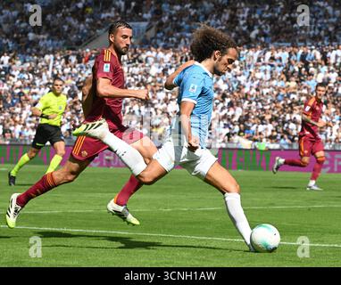 Rome, Italie. 21 septembre 2025. Le Latium Mateo Guendouzi participe au match de football Serie A entre le Latium et les Roms à Rome, Italie, le 21 septembre 2025. Crédit : Alberto Lingria/Xinhua/Alamy Live News Banque D'Images