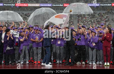 Tokyo, Japon. 21 septembre 2025. Le drapeau du monde d'athlétisme est vu lors de la cérémonie de remise des Championnats du monde d'athlétisme à Tokyo, Japon, le 21 septembre 2025. Crédit : Ju Huanzong/Xinhua/Alamy Live News Banque D'Images